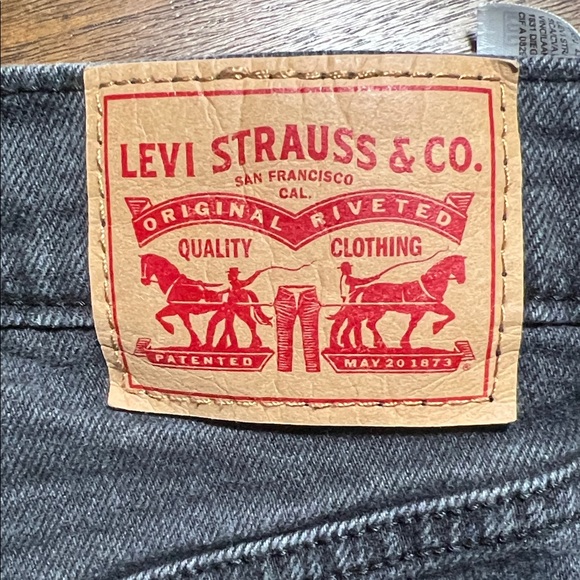 Levi's Ribcage Straight Ankle Jeans - Picture 7 of 8